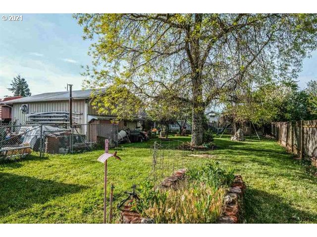 263 12th Street Lebanon, OR 97355 - Photo 21 of 32