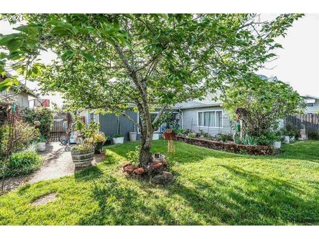 263 12th Street Lebanon, OR 97355 - Photo 22 of 32
