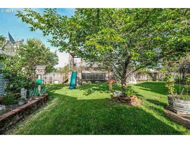 263 12th Street Lebanon, OR 97355 - Photo 23 of 32