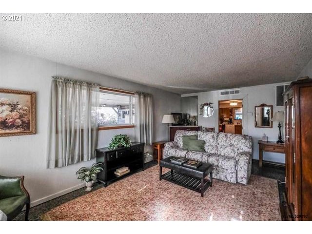 263 12th Street Lebanon, OR 97355 - Photo 26 of 32