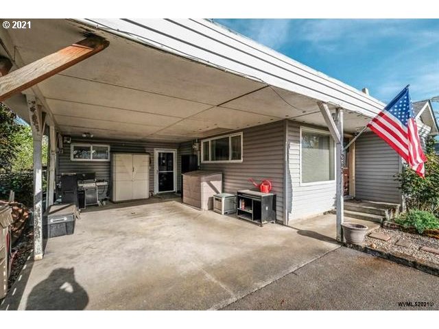 263 12th Street Lebanon, OR 97355 - Photo 27 of 32