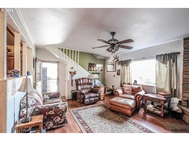 263 12th Street Lebanon, OR 97355 - Photo 7 of 32