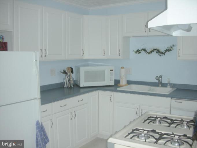 128 Wilgate Road Owings Mills, MD 21117 - Photo 12 of 20 Kitchen