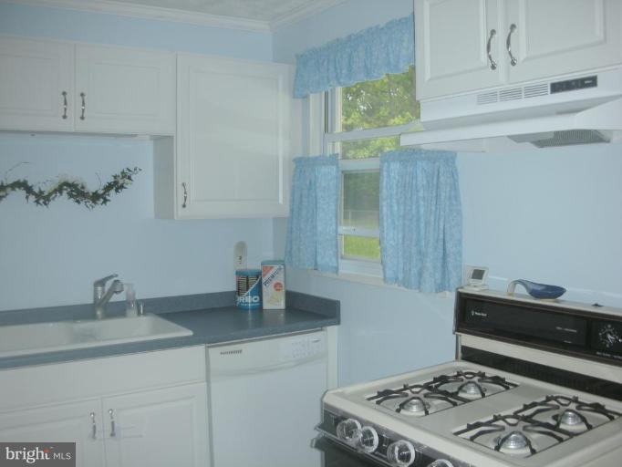128 Wilgate Road Owings Mills, MD 21117 - Photo 13 of 20 Kitchen #2