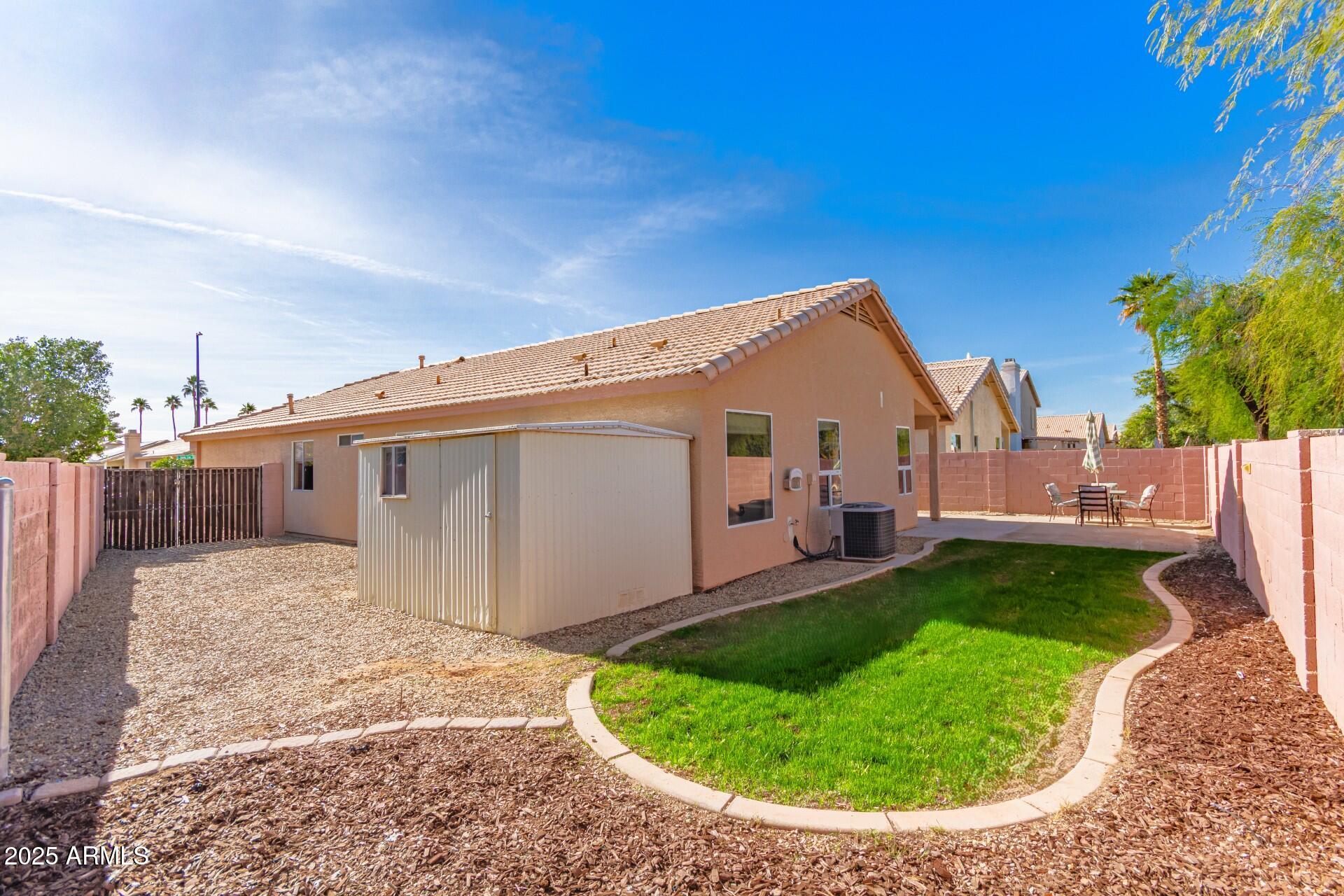 106 West Smoke Tree Road Gilbert, AZ 85233 - Photo 22 of 30 WELCOME HOME!