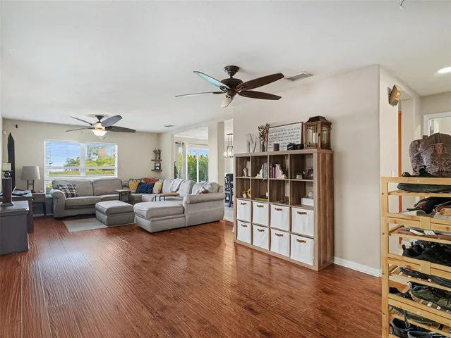 $385,000 | 7136 Chatum Light Run, Bradenton, FL 34212