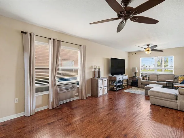 $385,000 | 7136 Chatum Light Run, Bradenton, FL 34212