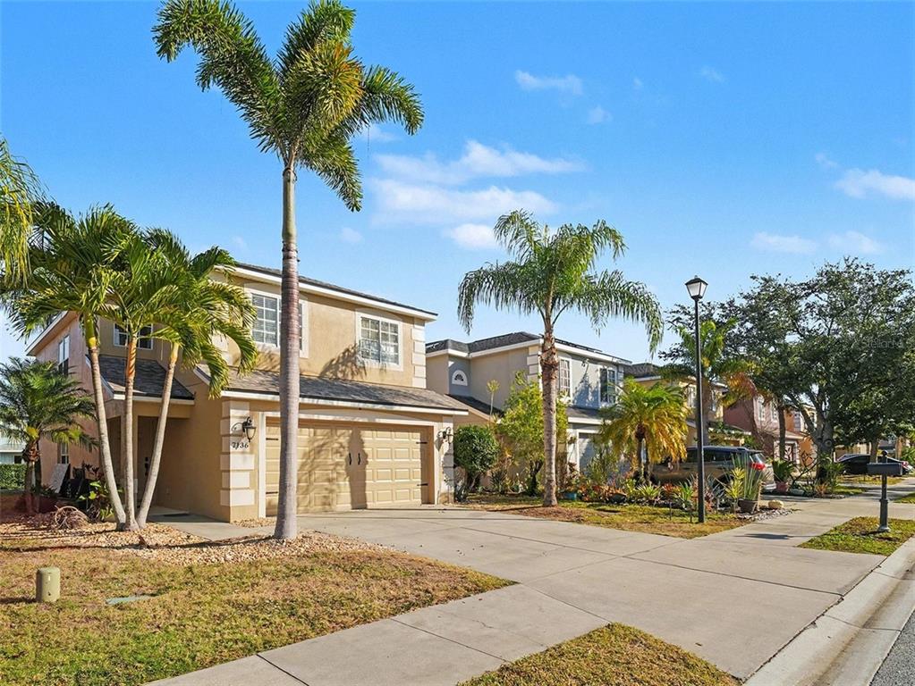 7136 Chatum Light Run Bradenton, FL 34212 - Photo 8 of 40