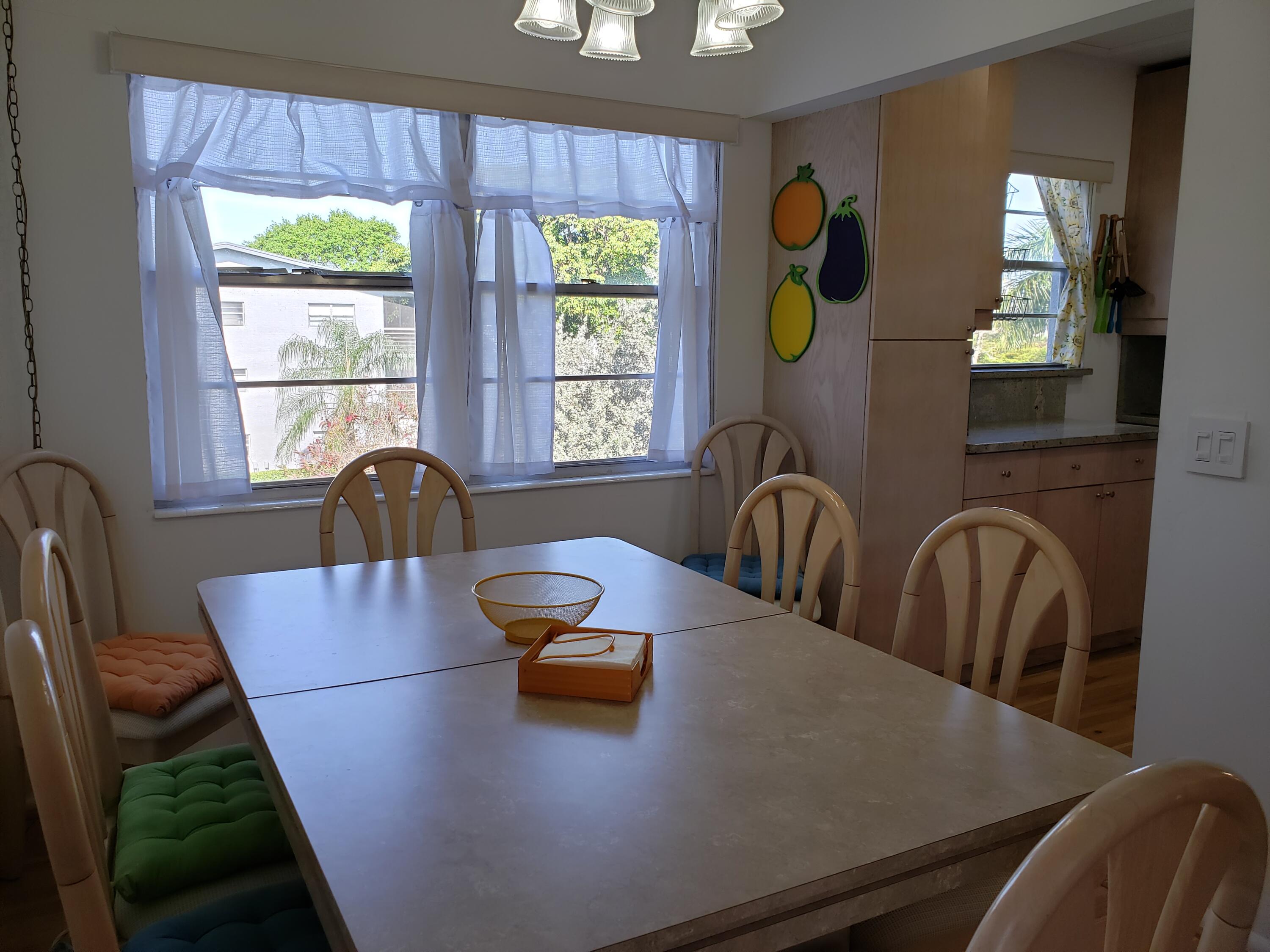 39 Suffolk A, Unit 39A Boca Raton, FL 33434 - Photo 5 of 28 dining room