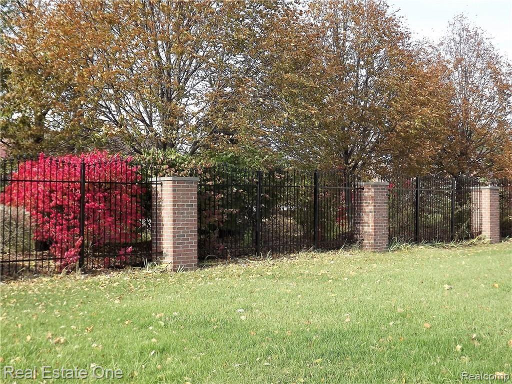 45276 Hanford Road Canton, MI 48187 - Photo 9 of 34 DSCF3498.JPG