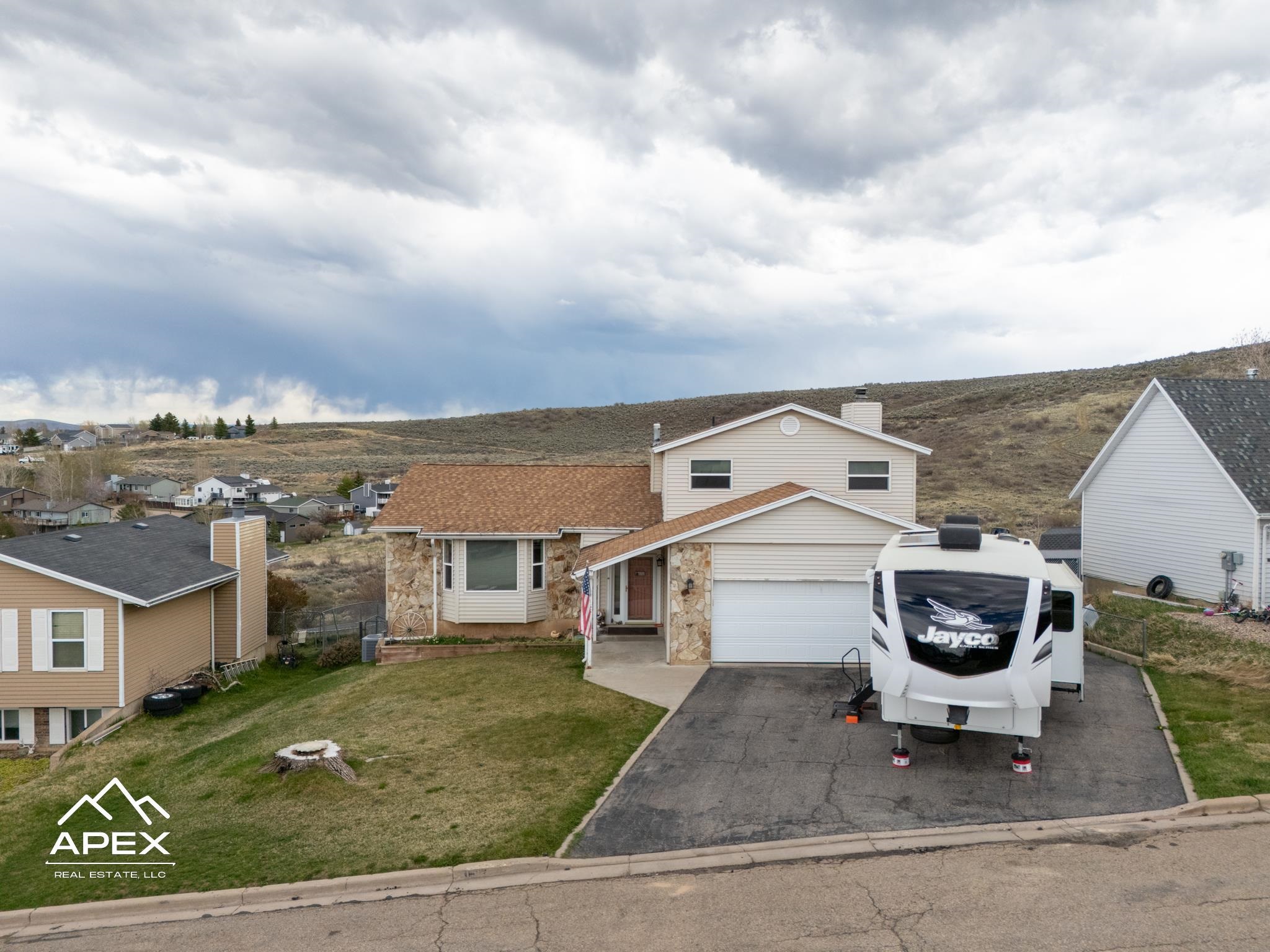 155 Spring Brook Drive Evanston, WY 82930 - Photo 2 of 34