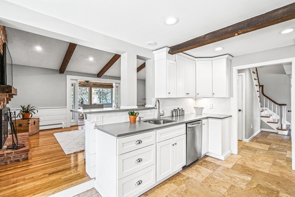 23 Old Farm Road Reading, MA 01867 - Photo 12 of 42