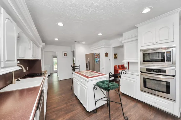 $2,700 | 1502 Southern Pines Court, Houston, TX 77339