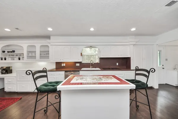 $2,700 | 1502 Southern Pines Court, Houston, TX 77339