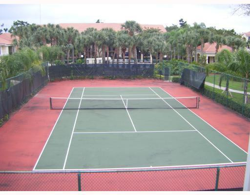 630 South Park Road, Unit 3103 Hollywood, FL 33021 - Photo 3 of 15 Exterior Front