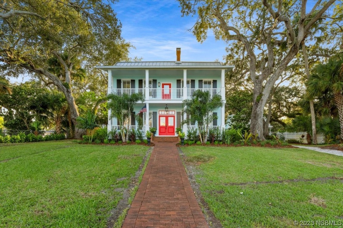 504 North Riverside Dr  