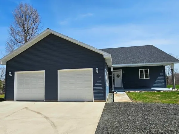 $555,000 | 7968 West Herzog Road, Iron Mountain, MI 49801