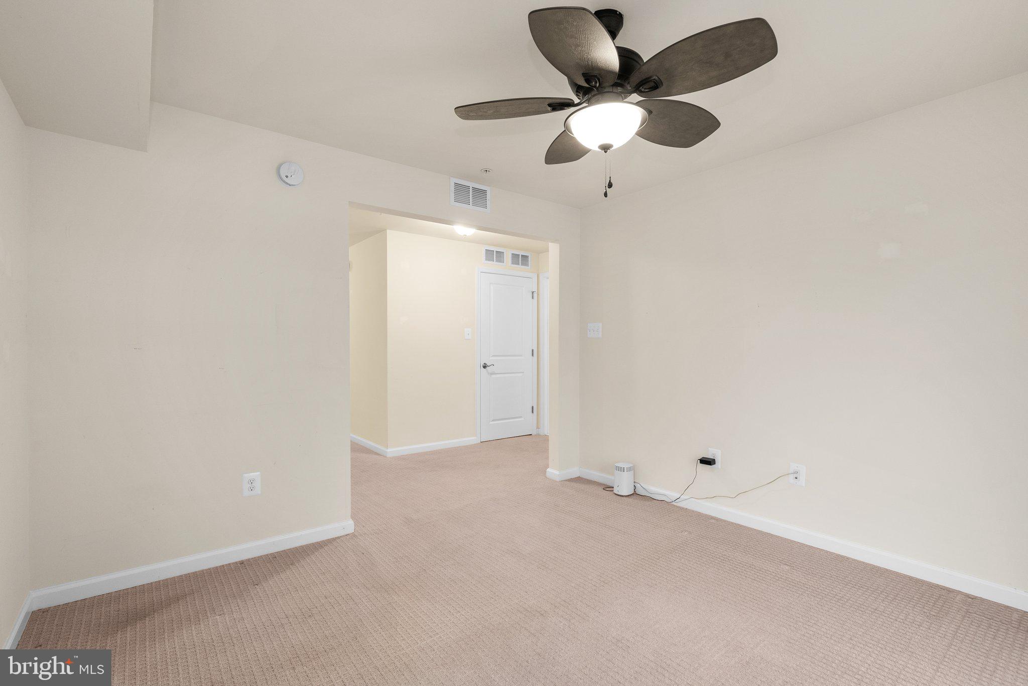 2734 Duvall Ridge Road Hyattsville, MD 20785 - Photo 11 of 31 Den/Family room