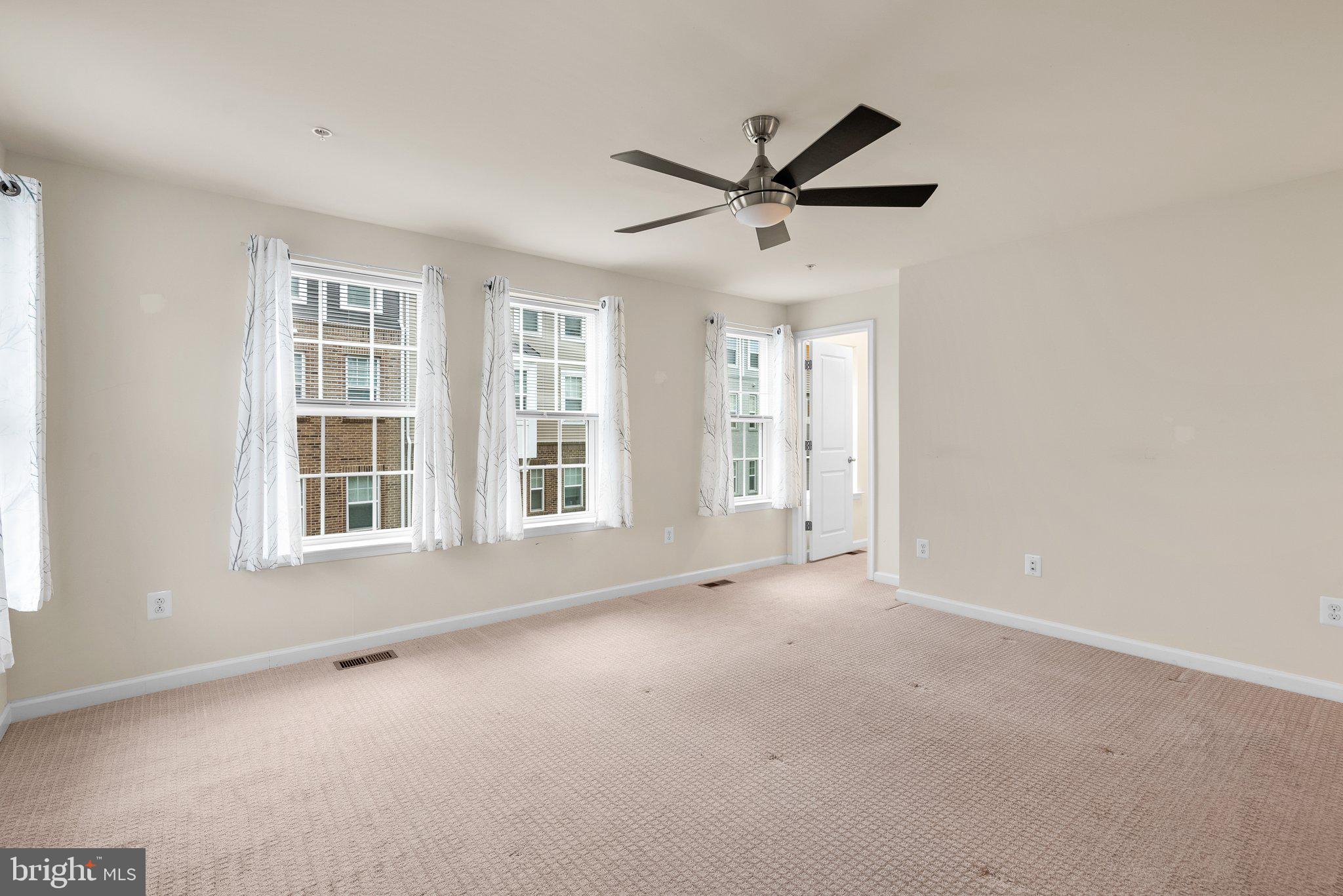 2734 Duvall Ridge Road Hyattsville, MD 20785 - Photo 17 of 31 Primary Suite with plenty of natural light.