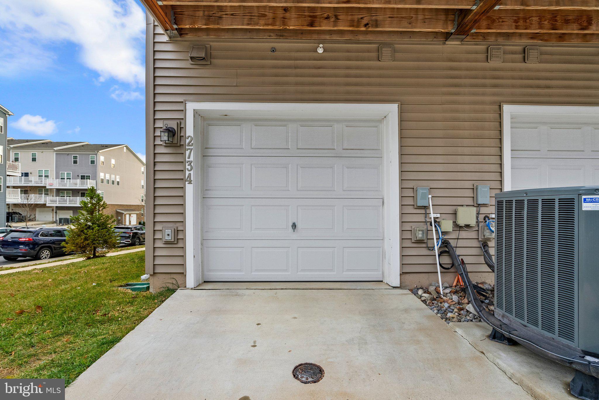 2734 Duvall Ridge Road Hyattsville, MD 20785 - Photo 23 of 31 Garage