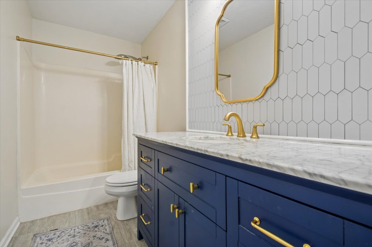 667 West Division Street, Unit 3C Chicago, IL 60610 - Photo 17 of 23