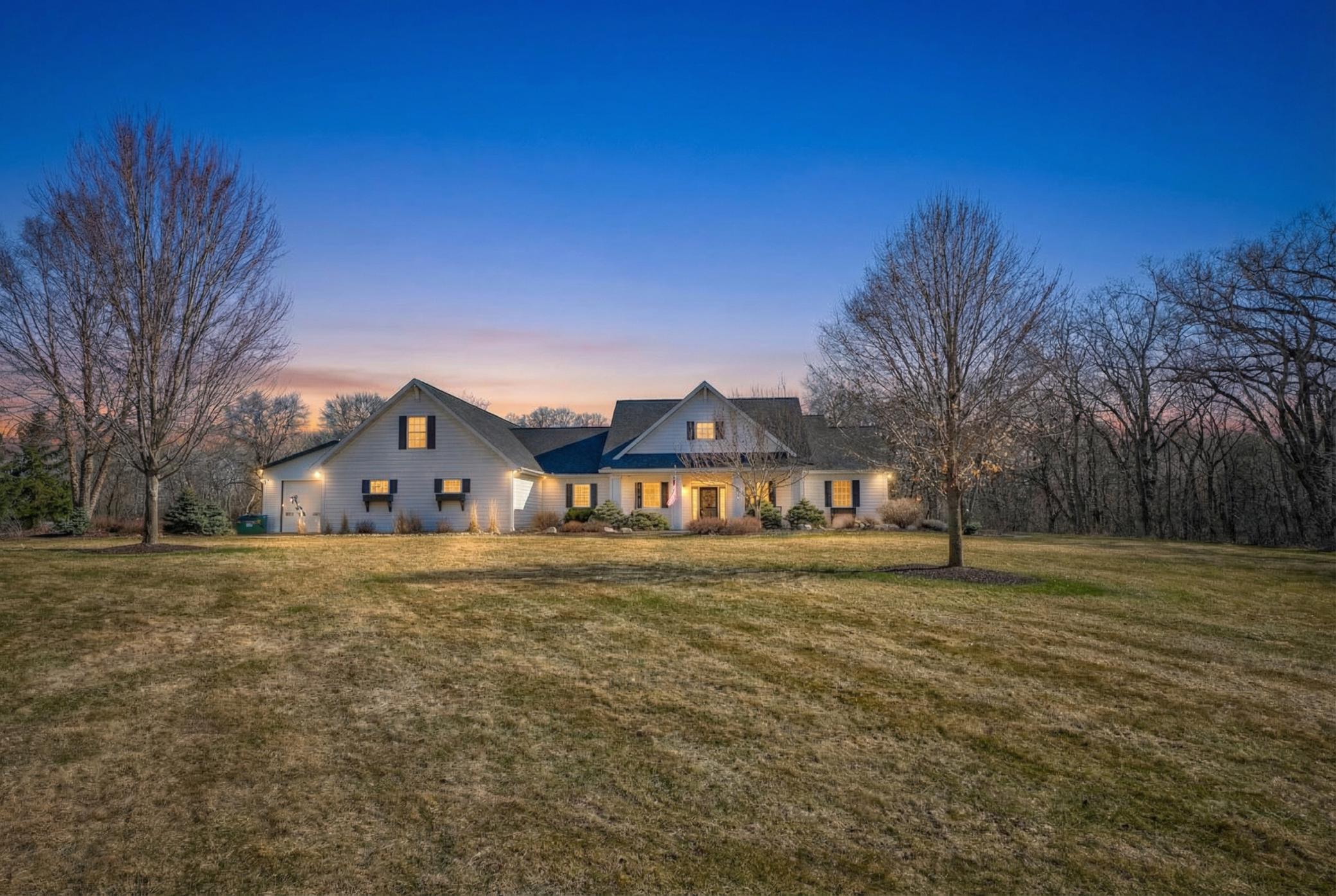 877 Yellowstone Trail Hudson, WI 54016 - Photo 3 of 66