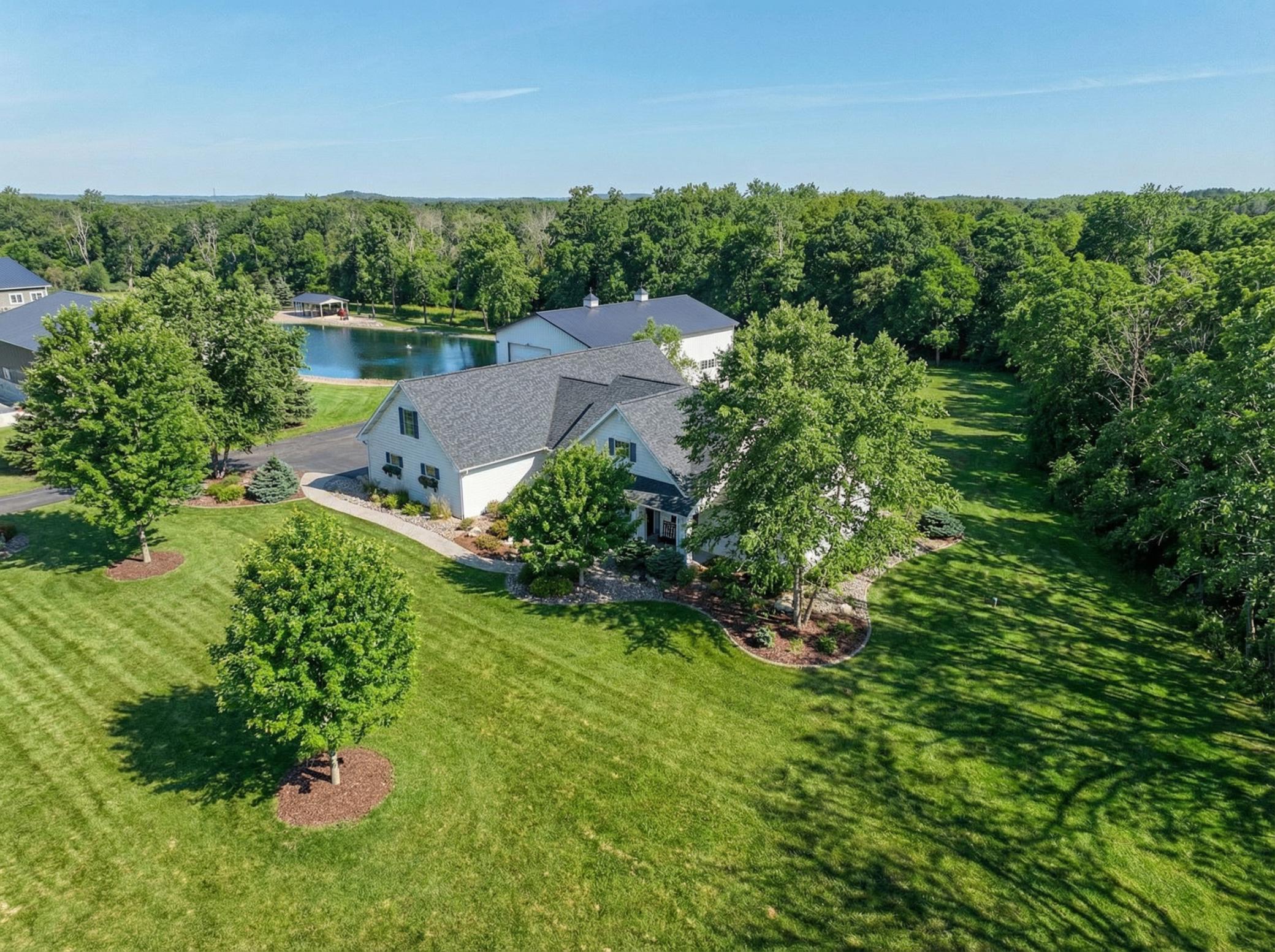 877 Yellowstone Trail Hudson, WI 54016 - Photo 5 of 66