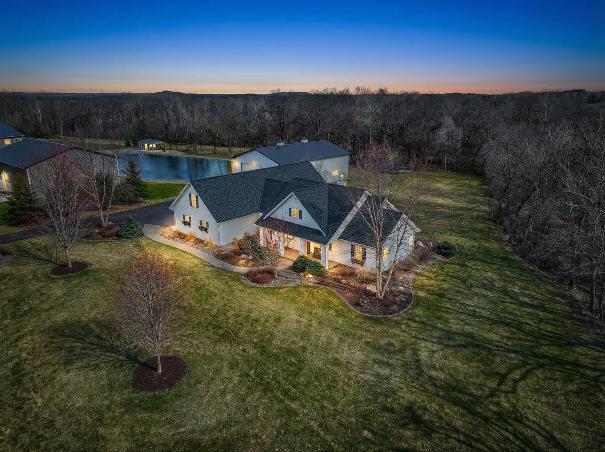 877 Yellowstone Trail Hudson, WI 54016 - Photo 6 of 66