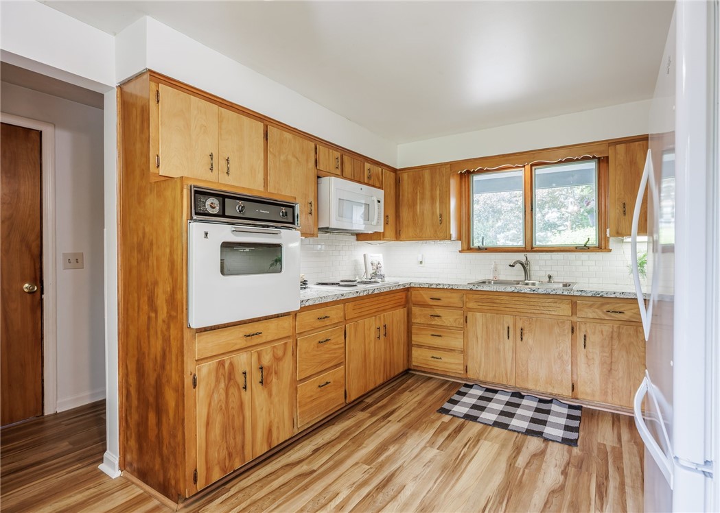 121 Brook Street Parma, NY 14468 - Photo 13 of 46