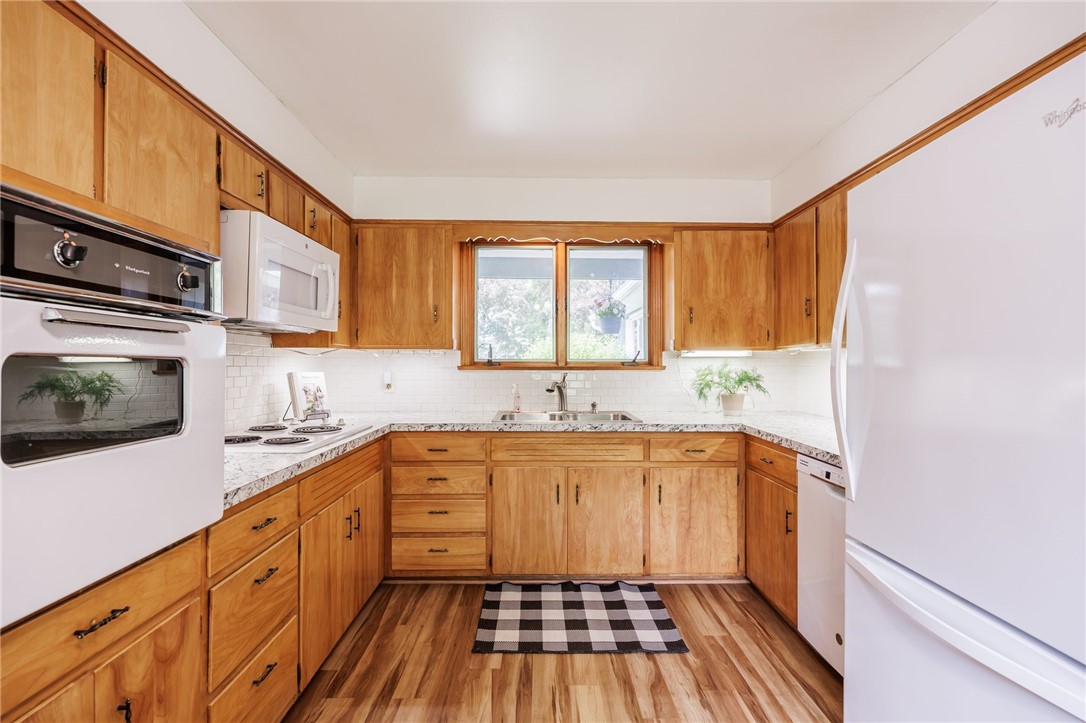 121 Brook Street Parma, NY 14468 - Photo 15 of 46