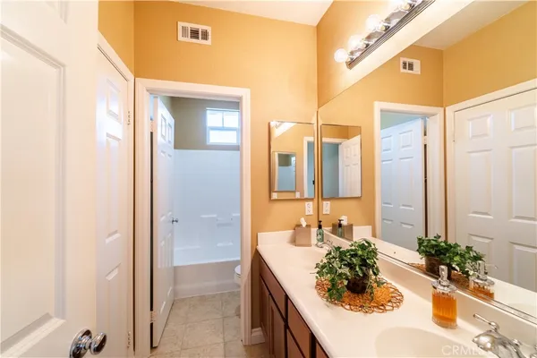 $515,000 | 25056 Driftoak Street, Murrieta, CA 92562