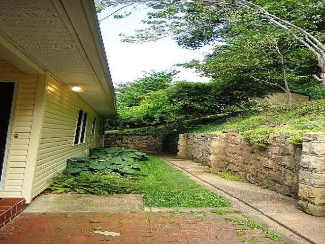 2094 Miller Road Huntington, WV 25701 - Photo 4 of 32 Gallery Image 4