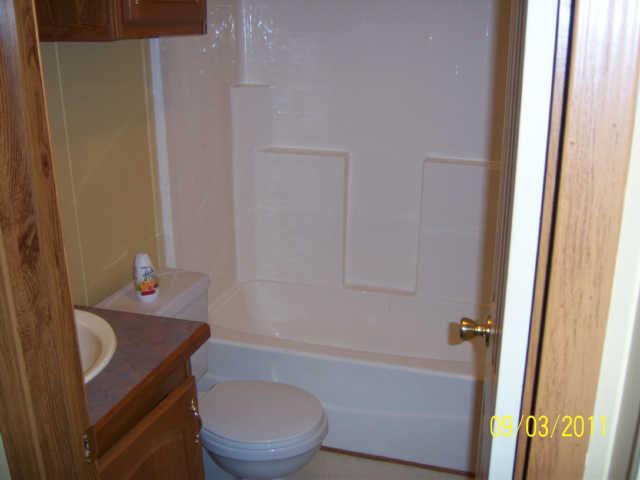 1074 Old Rome Pike Lebanon, TN 37087 - Photo 8 of 18 SECOND BATHROOM