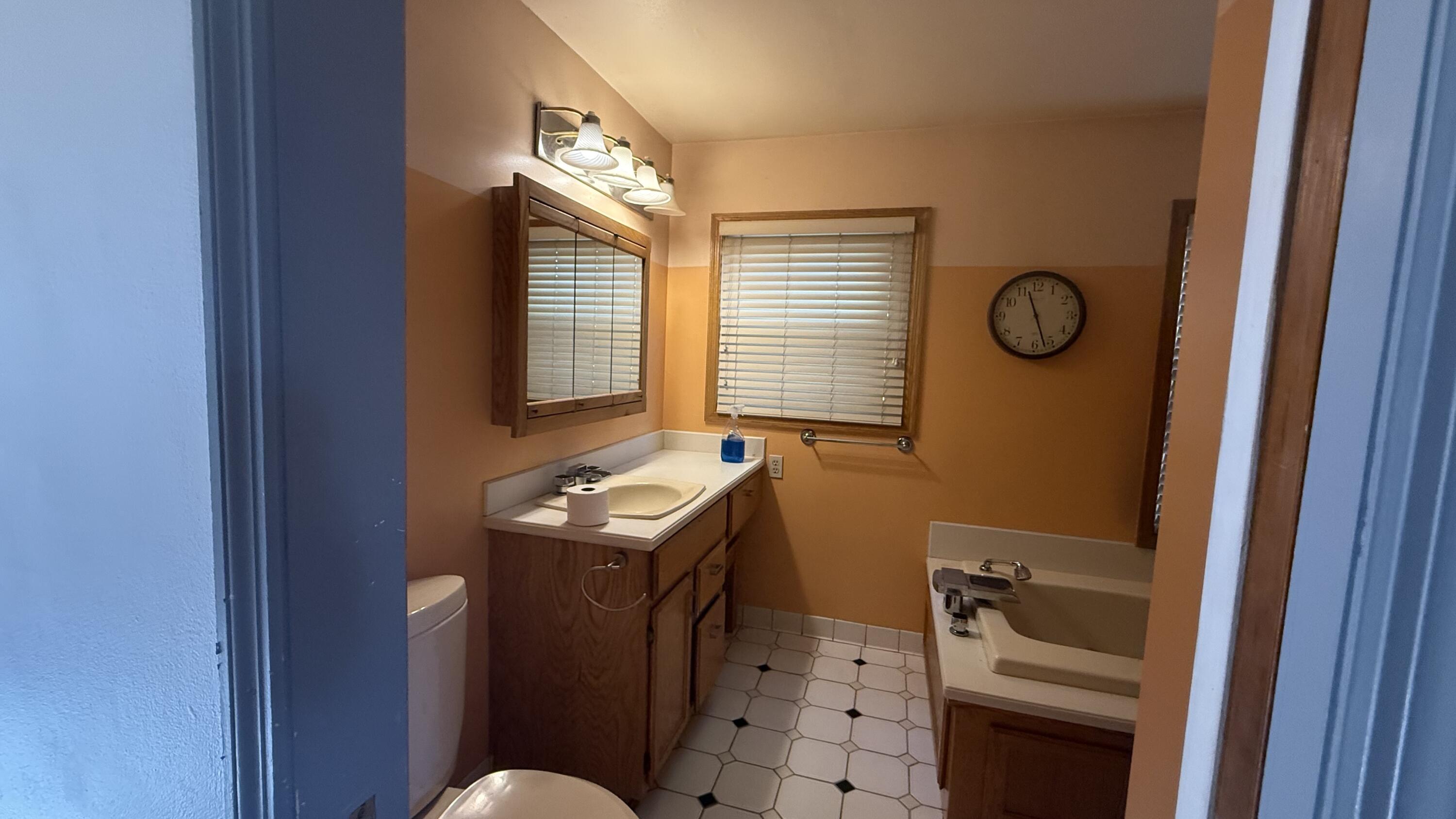 3200 North Main Street Racine, WI 53402 - Photo 14 of 33 IMG_2179