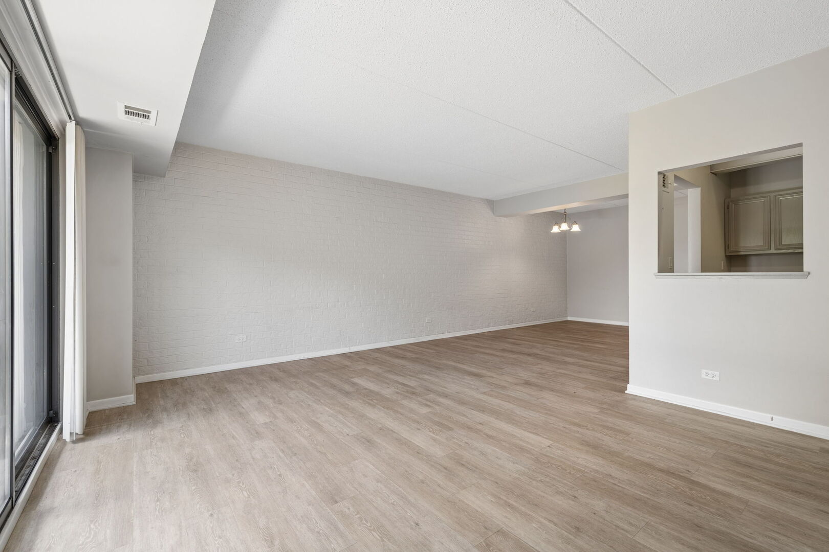 1424 Woodbridge Road, Unit 2B Joliet, IL 60436 - Photo 2 of 28