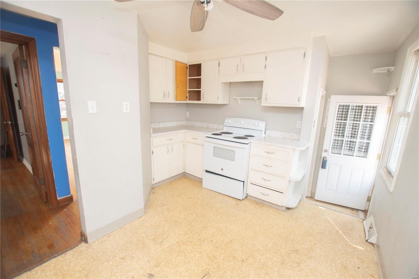507 Doerr Street Roxana, IL 62084 - Photo 5 of 12