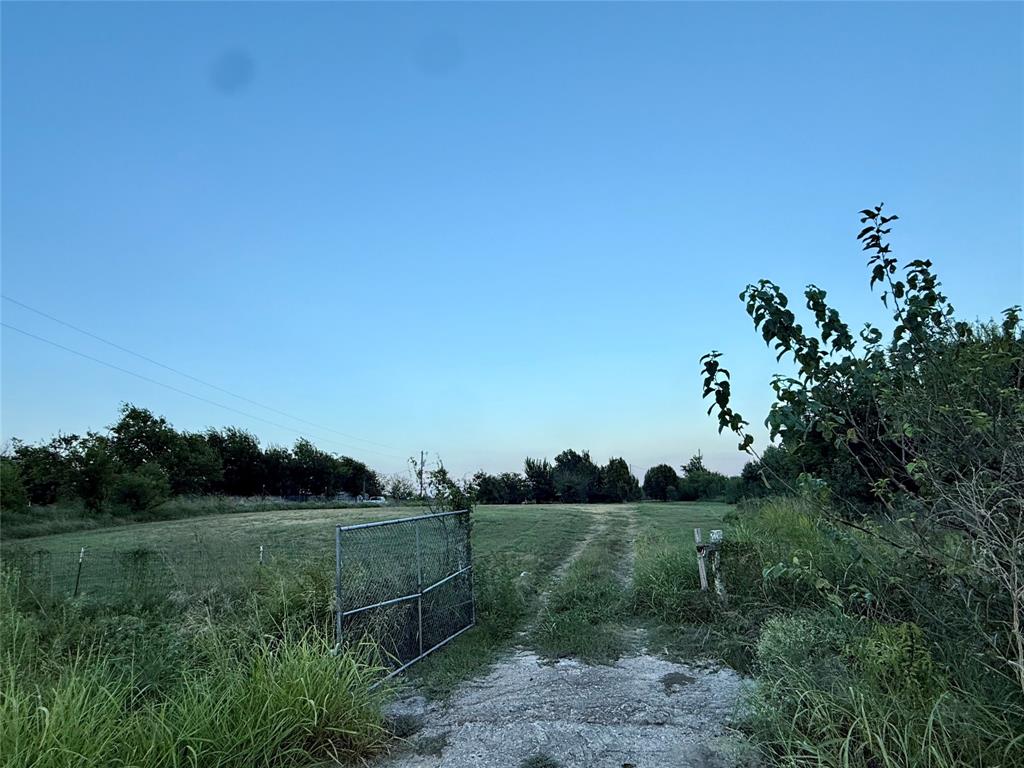 9620 Valley Road Joshua, TX 76058 - Photo 4 of 11