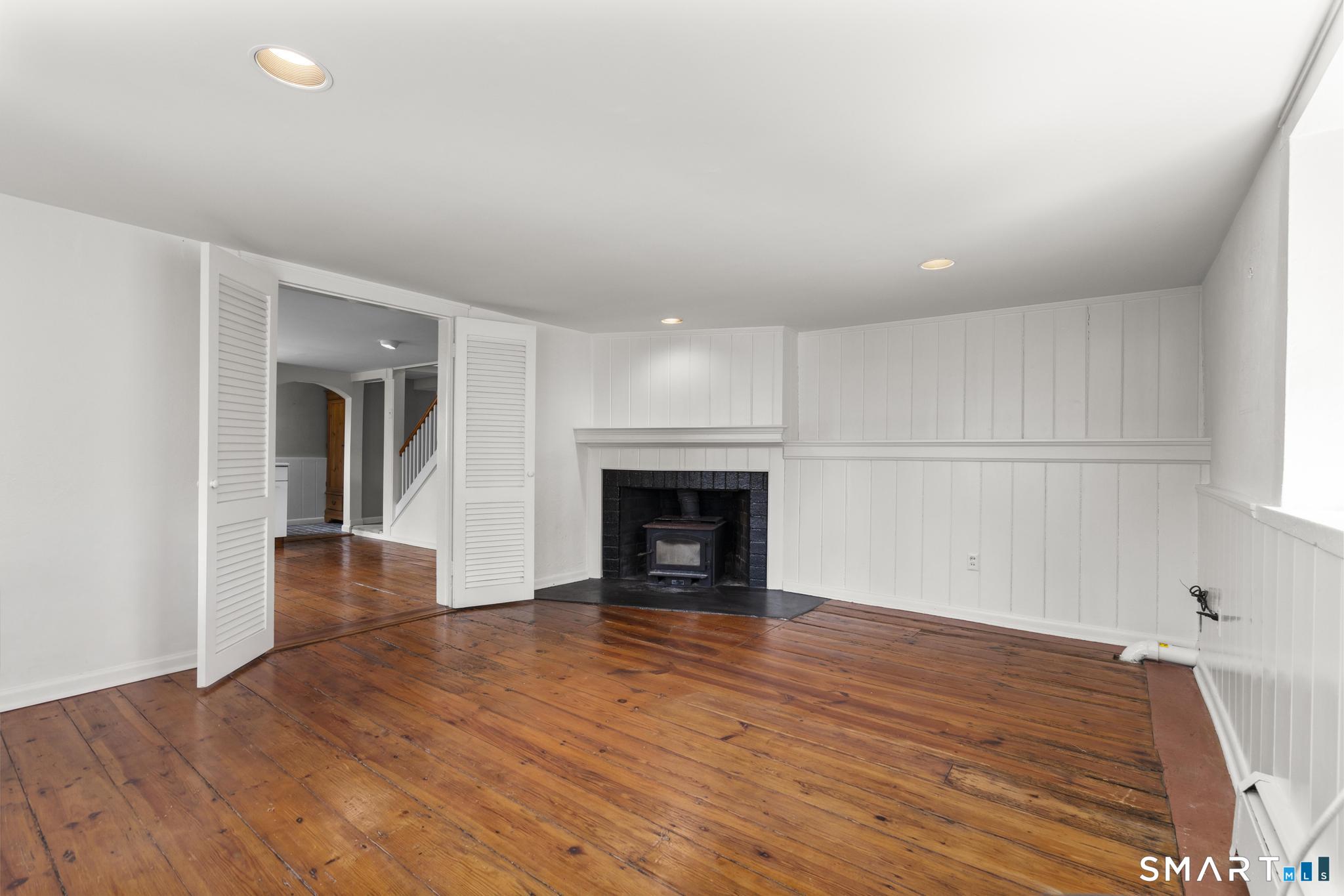 110 Dudley Road Wilton, CT 06897 - Photo 4 of 32