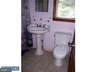 42 Miry Brook Road Hamilton Square, NJ 08690 - Photo 8 of 9
