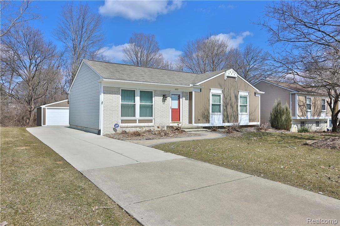 693 Bolinger Street Rochester, MI 48307 - Photo 1 of 21 0I0A2309.jpg
