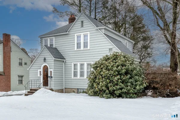 $349,900 | 131 Coleman Road, Wethersfield, CT 06109