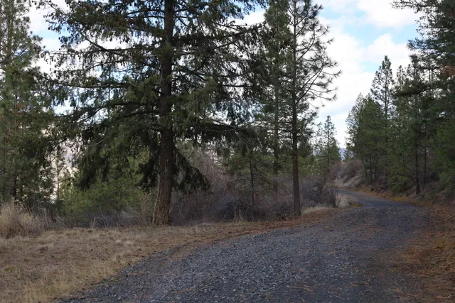 $149,000 | 21155 Lake Roosevelt Boulevard, Creston, WA 99117