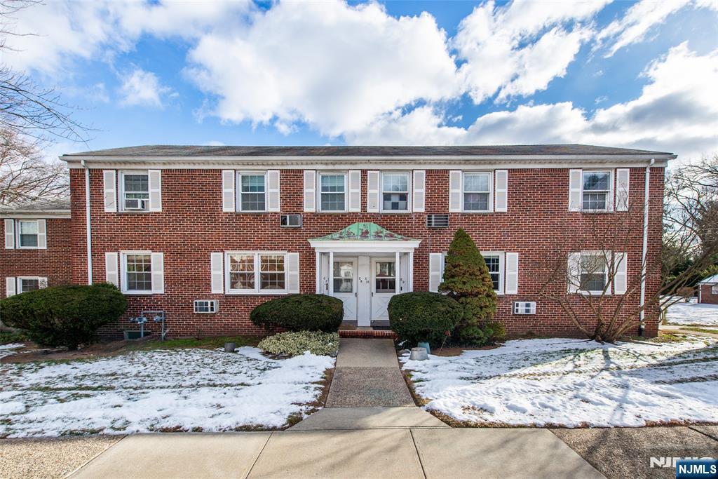 445 Morris Avenue, Unit 7C Springfield, NJ 07081 - Photo 15 of 16 a front view of a house