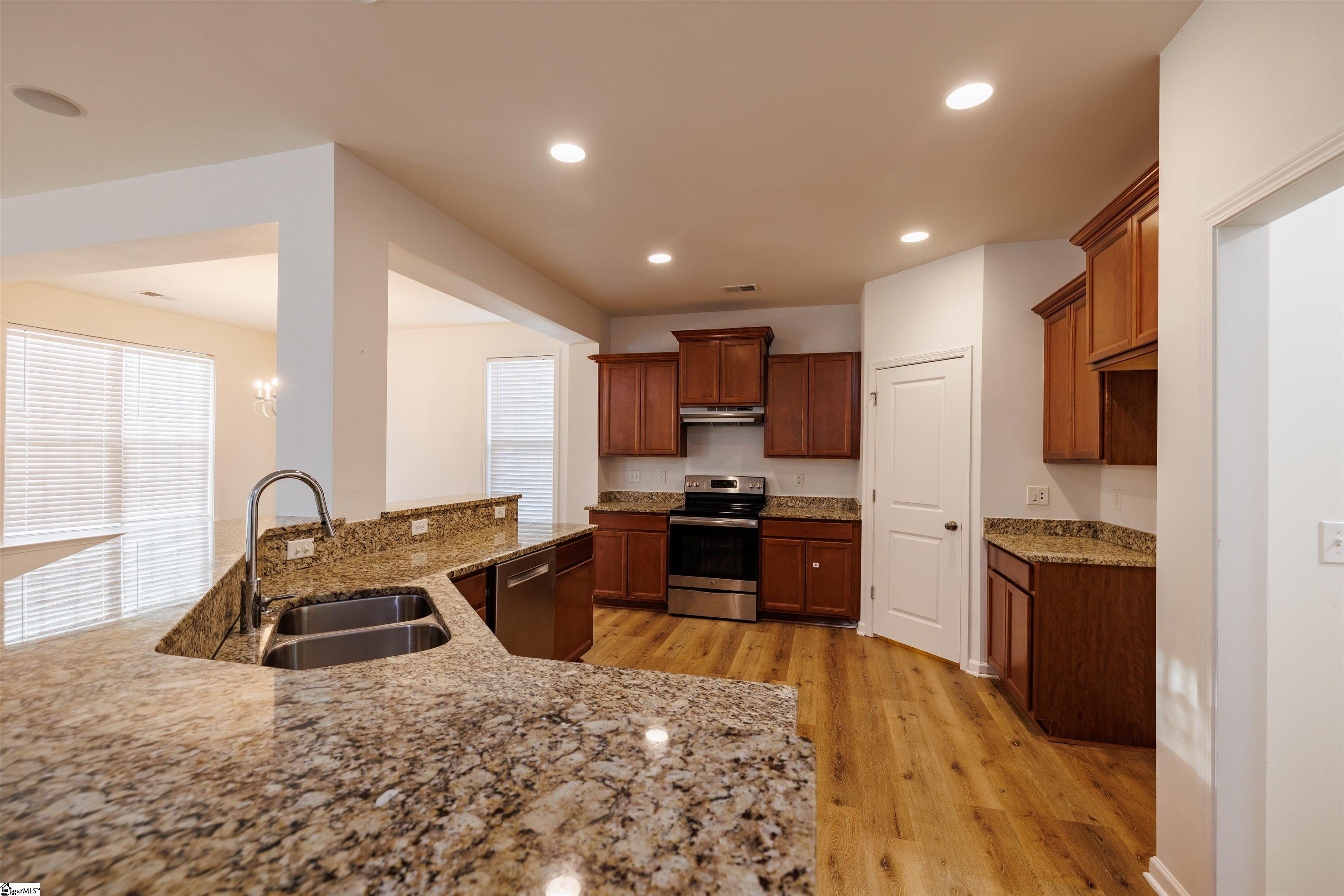 528 Bailey Elizabeth Way Inman, SC 29349 - Photo 10 of 49