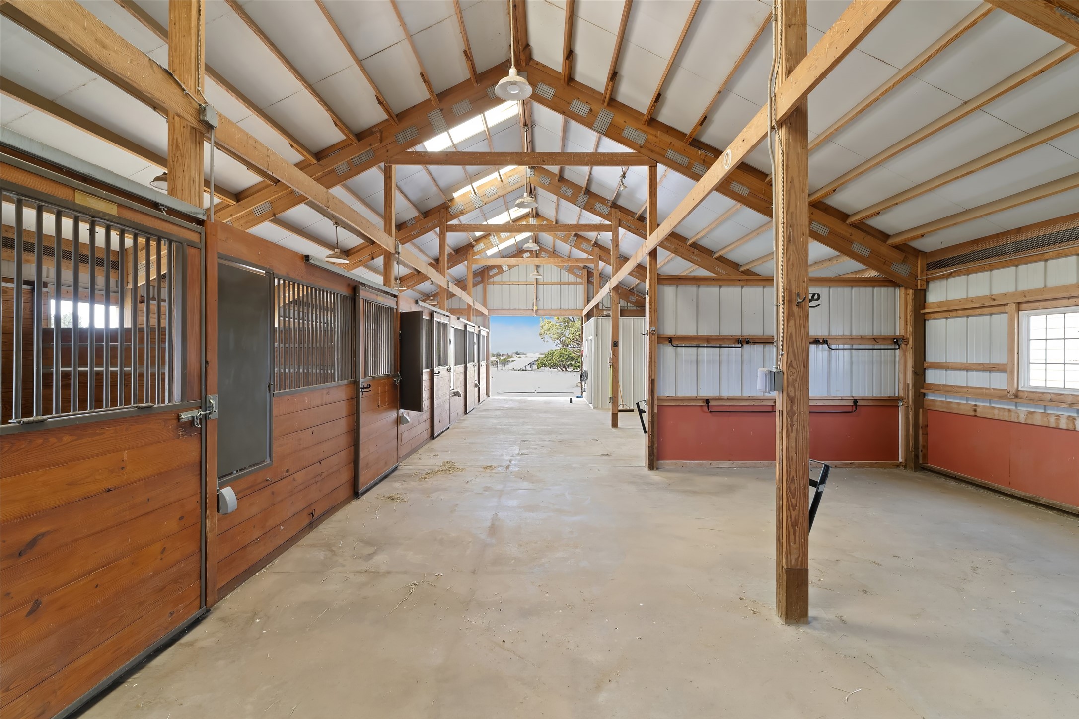 133 Jacinto Road Santa Fe, NM 87508 - Photo 34 of 46 Main Barn