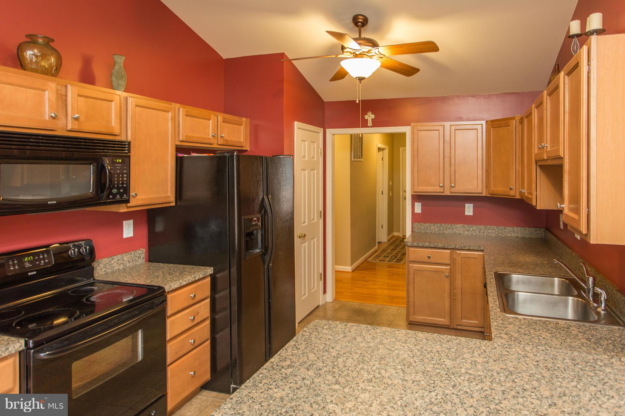 207 Battlefield Road Locust Grove, VA 22508 - Photo 15 of 30 Kitchen boasts all the amenities!