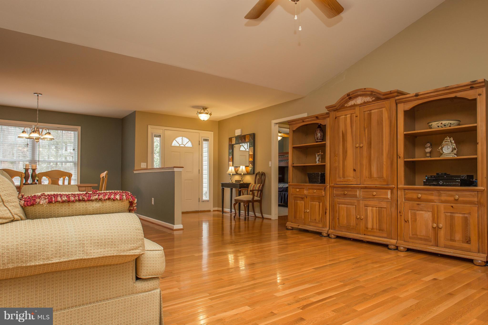 207 Battlefield Road Locust Grove, VA 22508 - Photo 5 of 30 Gleaming hardwood floors throughout!
