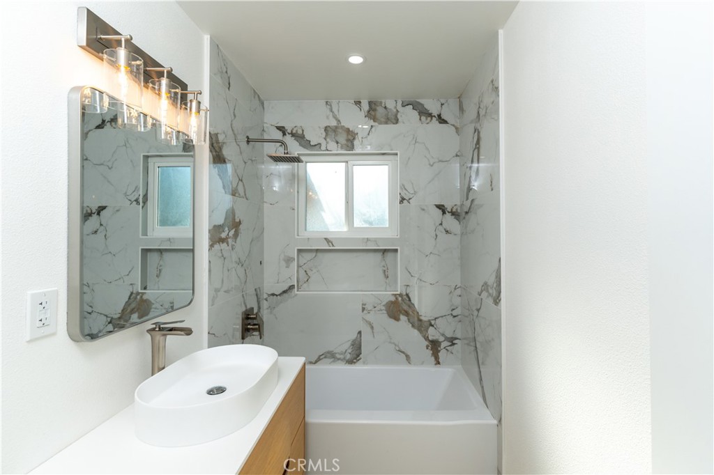 8326 Greenpoint Avenue Riverside, CA 92503 - Photo 8 of 21