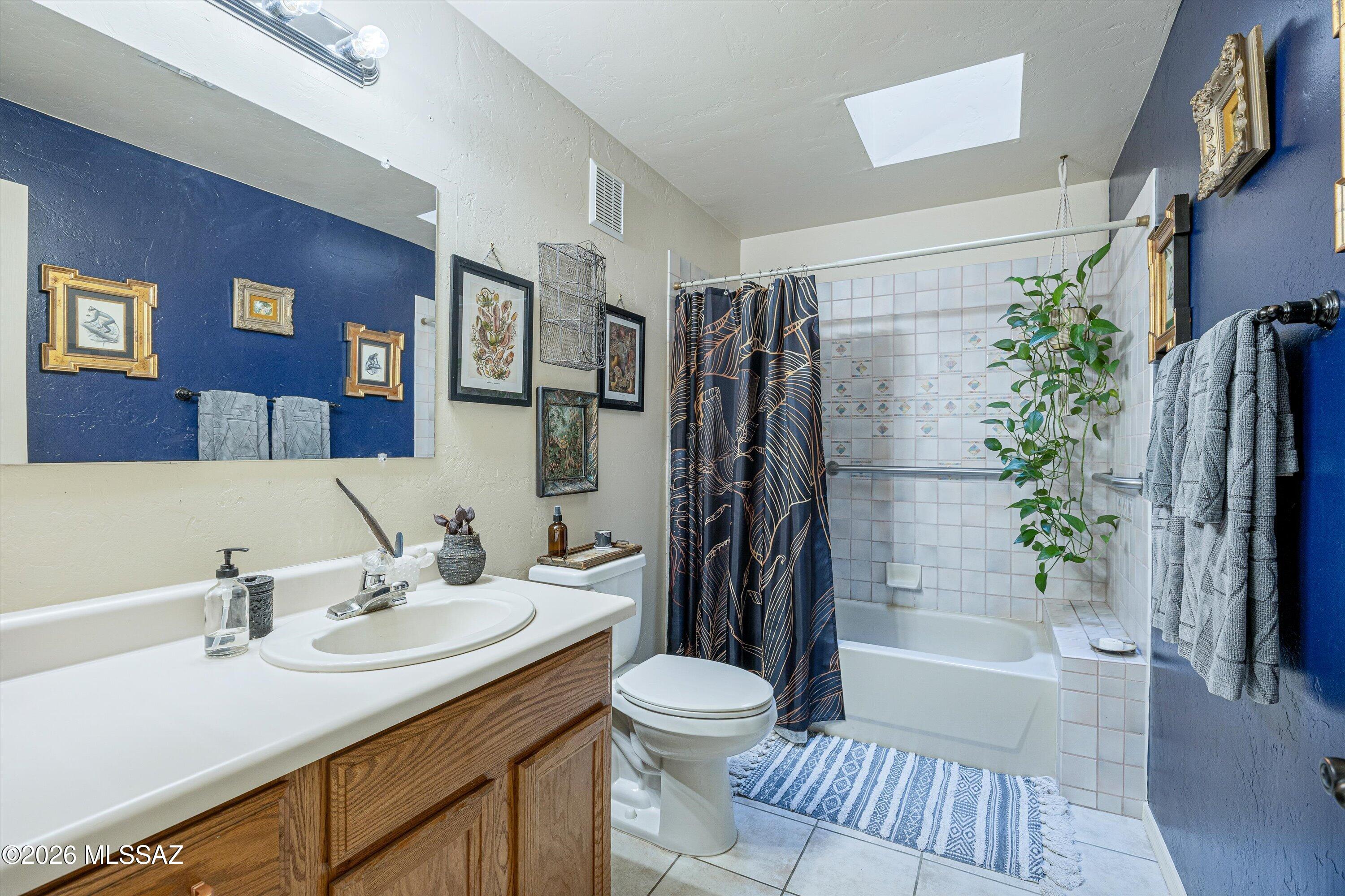 4155 West Coyote Ridge Trail Tucson, AZ 85746 - Photo 22 of 38 Hall Bath