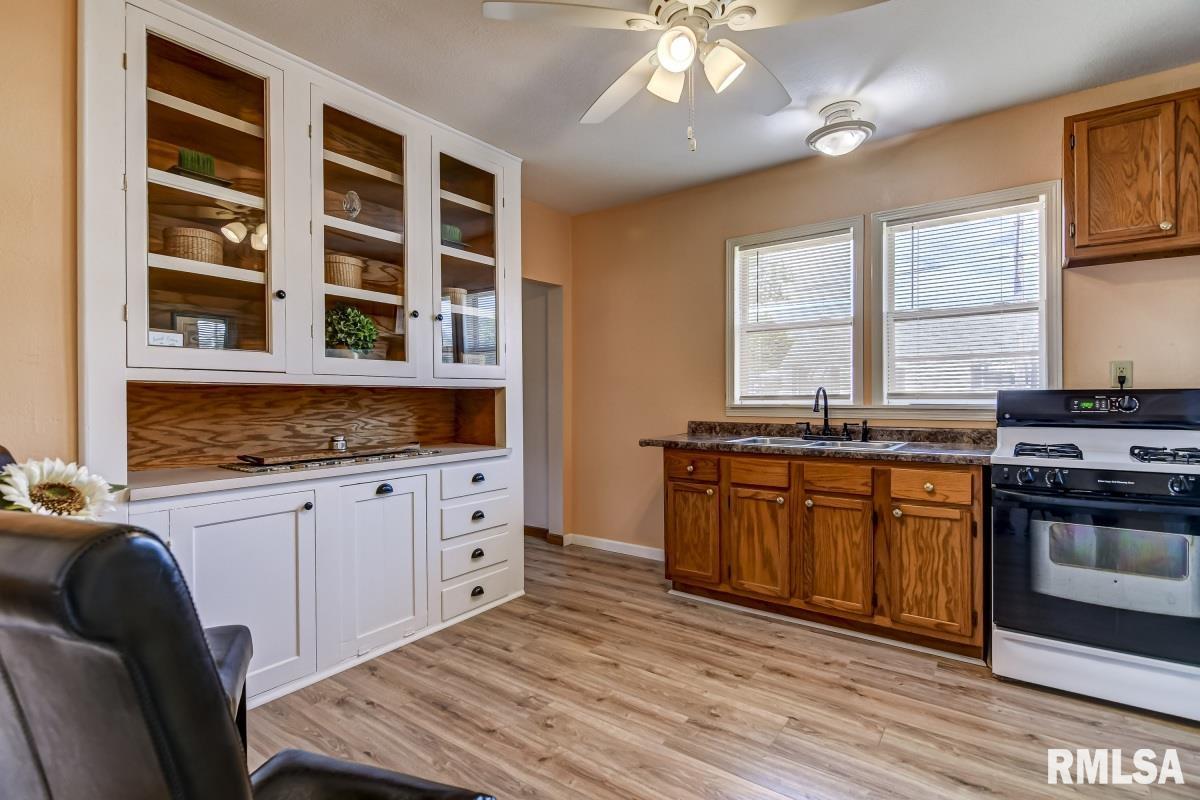 1801 Keys Avenue Springfield, IL 62702 - Photo 8 of 32